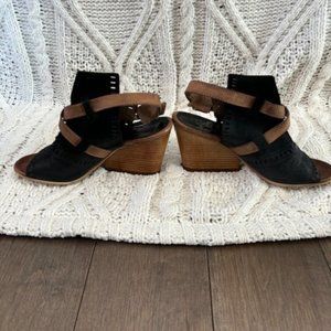 Black Sandal